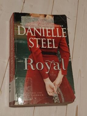 Royal By Danielle Steel 2020 Adult Fiction Paperback
